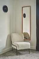 Warwick Serviced Home for 8 walking distance to University