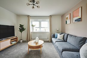 Warwick Serviced Home for 8 walking distance to University