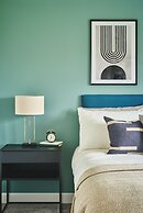 Warwick Serviced Home for 8 walking distance to University