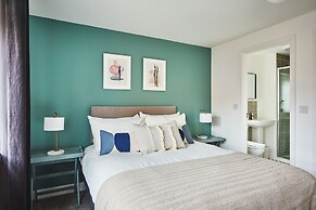 Warwick Serviced Home for 8 walking distance to University