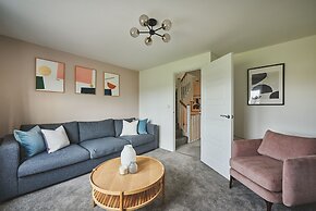 Warwick Serviced Home for 8 walking distance to University