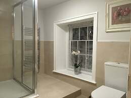 The Moon Inn at Stoney Middleton