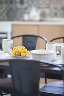 Sun-splashed Skyline Apt