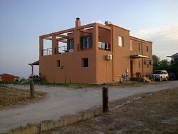 Alekos Beach Houses-Roni