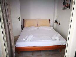 Alekos Beach Houses-Roni