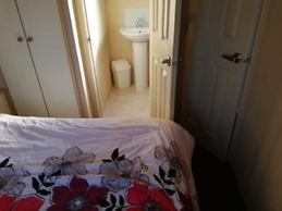 Caravan - Sleeps 8 - Pets Ok - Parking - Site Pool