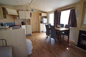 Caravan - Sleeps 8 - Pets Ok - Parking - Site Pool