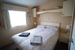 Caravan - Sleeps 8 - Pets Ok - Parking - Site Pool
