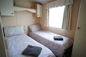 Caravan - Sleeps 8 - Pets Ok - Parking - Site Pool