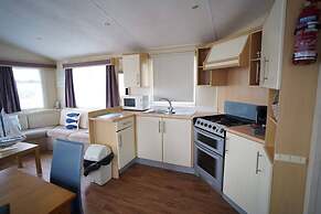 Caravan - Sleeps 8 - Pets Ok - Parking - Site Pool