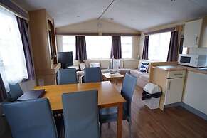 Caravan - Sleeps 8 - Pets Ok - Parking - Site Pool