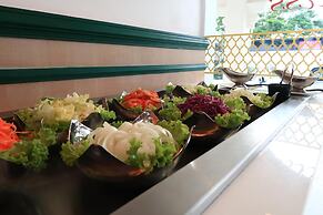 Supicha pool access hotel