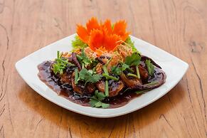 Supicha pool access hotel