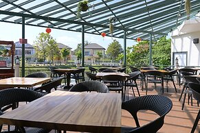 Supicha pool access hotel