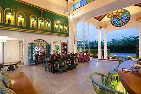 Supicha pool access hotel