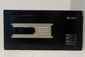 Supicha pool access hotel