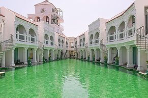 Supicha pool access hotel