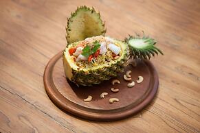 Supicha pool access hotel