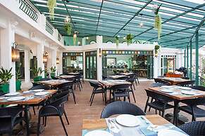 Supicha pool access hotel