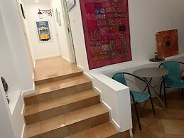 House and Rooms in Lisbon