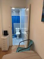 House and Rooms in Lisbon