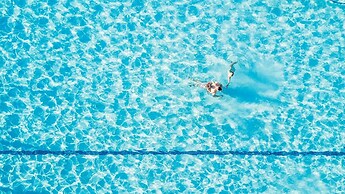 20 At Bloomington Country Club 3 Bedroom Condo by RedAwning