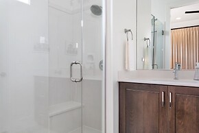 20 At Bloomington Country Club 3 Bedroom Condo by RedAwning