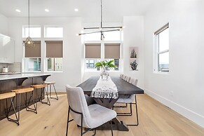 20 At Bloomington Country Club 3 Bedroom Condo by RedAwning