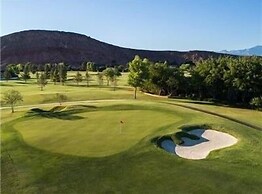 20 At Bloomington Country Club 3 Bedroom Condo by RedAwning