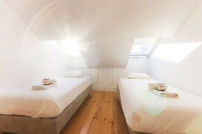 Marques De Pombal Duplex With Terrace By Homing