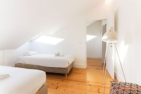 Marques De Pombal Duplex With Terrace By Homing