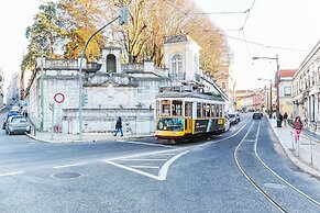 Rato Design With Terrace By Homing