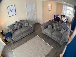 Whitworth Lodge. Sleeps 6 in 3 rooms netflix WIFI