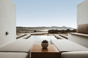 Domes White Coast Milos, Small Luxury Hotels of the World – Adults Onl