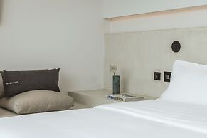 Domes White Coast Milos, Small Luxury Hotels of the World – Adults Onl