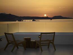 Domes White Coast Milos, Small Luxury Hotels of the World – Adults Onl