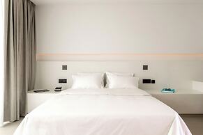 Domes White Coast Milos, Small Luxury Hotels of the World – Adults Onl