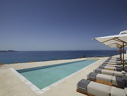 Domes White Coast Milos, Small Luxury Hotels of the World – Adults Onl