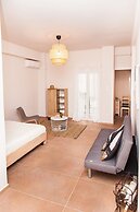 Cozy Studio Athens Downtown - Sleeps 3