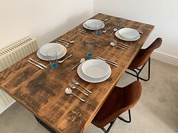 Stylish 3 Bed Apartment in Bristol