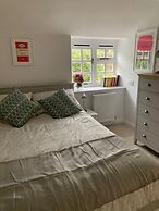 The Cottage, Lower St, West Chinnock