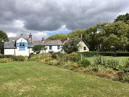 Idyllic Riverside Cottage in Dorset