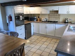 Idyllic Riverside Cottage in Dorset