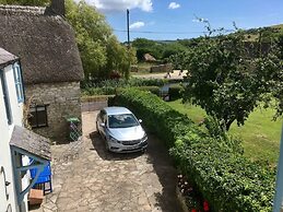 Idyllic Riverside Cottage in Dorset