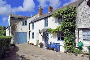 Idyllic Riverside Cottage in Dorset