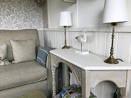 5 Luxury Shepherds Hut Mobile Home