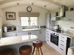5 Luxury Shepherds Hut Mobile Home