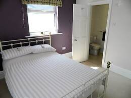 Period Home - Charming Features - 1 Mile From Hoe