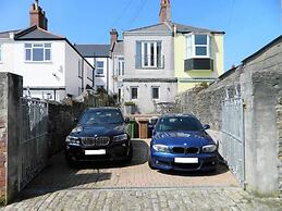 Period Home - Charming Features - 1 Mile From Hoe