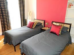 Period Home - Charming Features - 1 Mile From Hoe